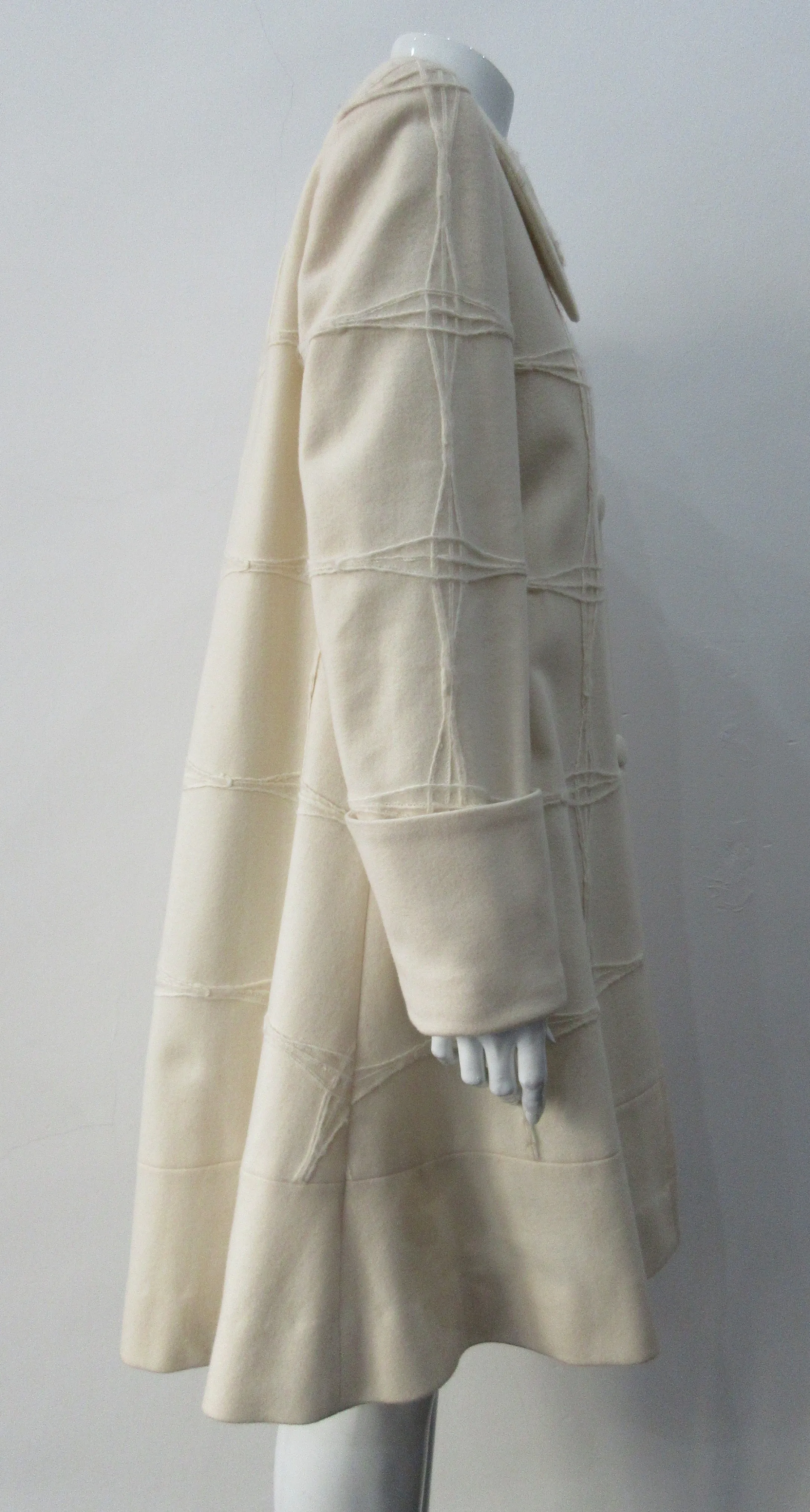 090120 -Hemmed Swing Coat