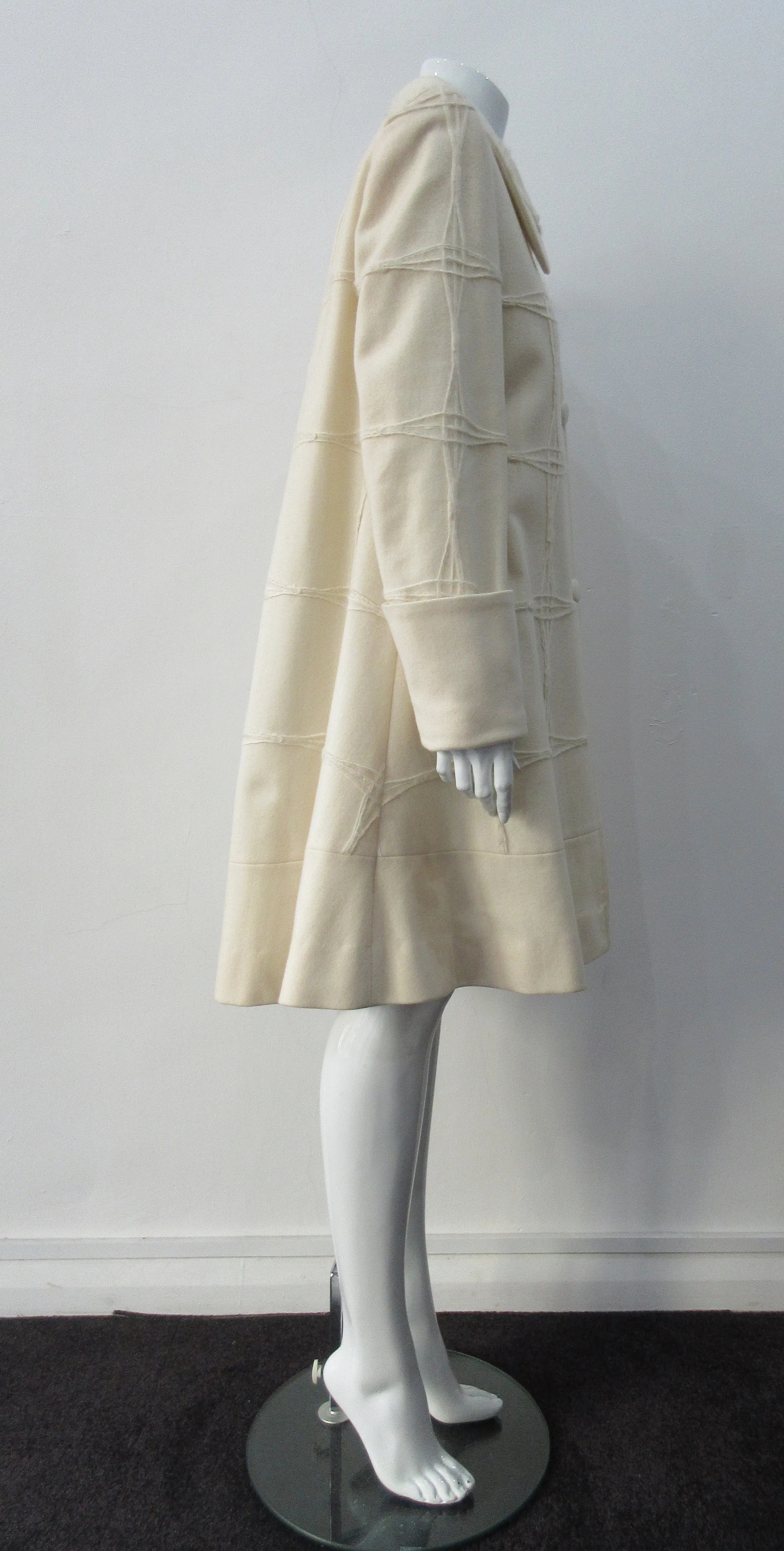 090120 -Hemmed Swing Coat