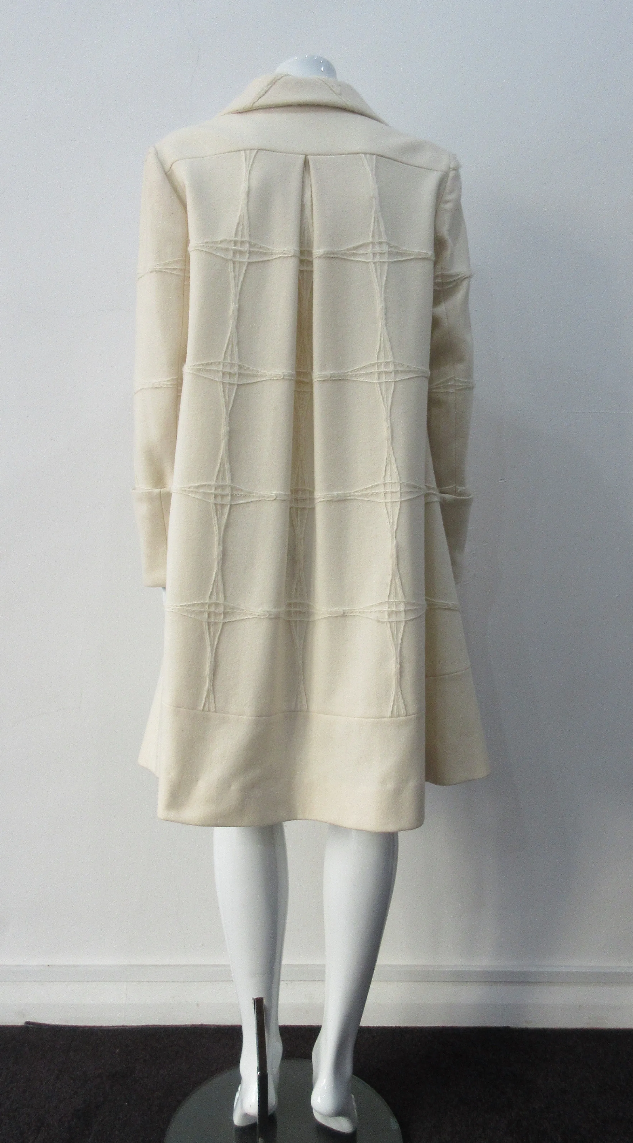 090120 -Hemmed Swing Coat