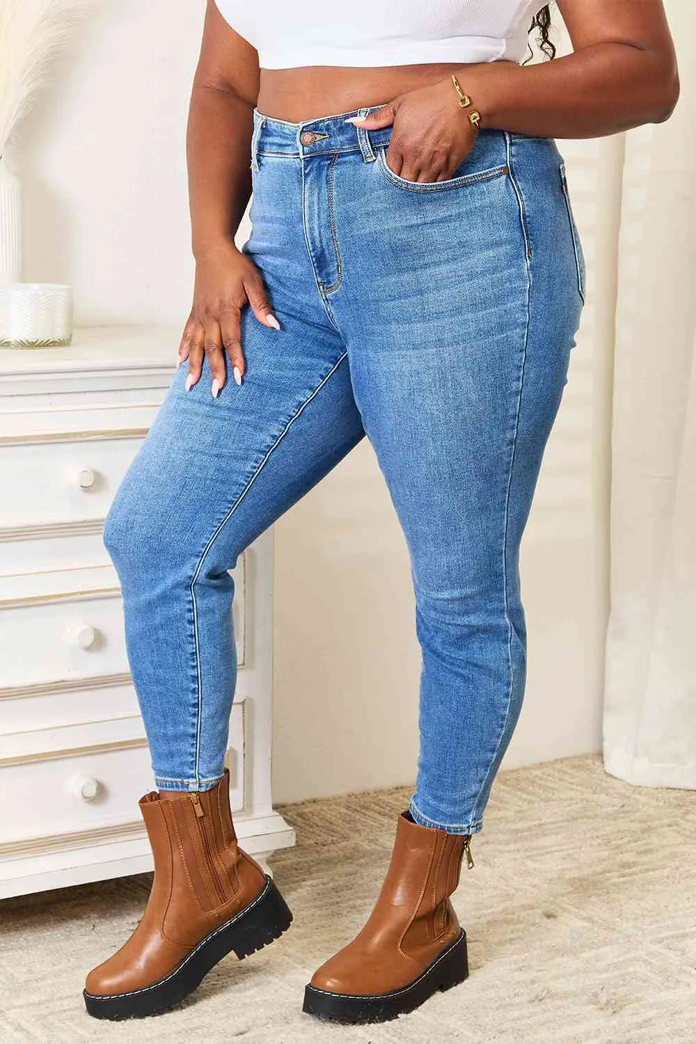 *APP EXCLUSIVE* Judy Blue Non-Distressed Skinny Jeans