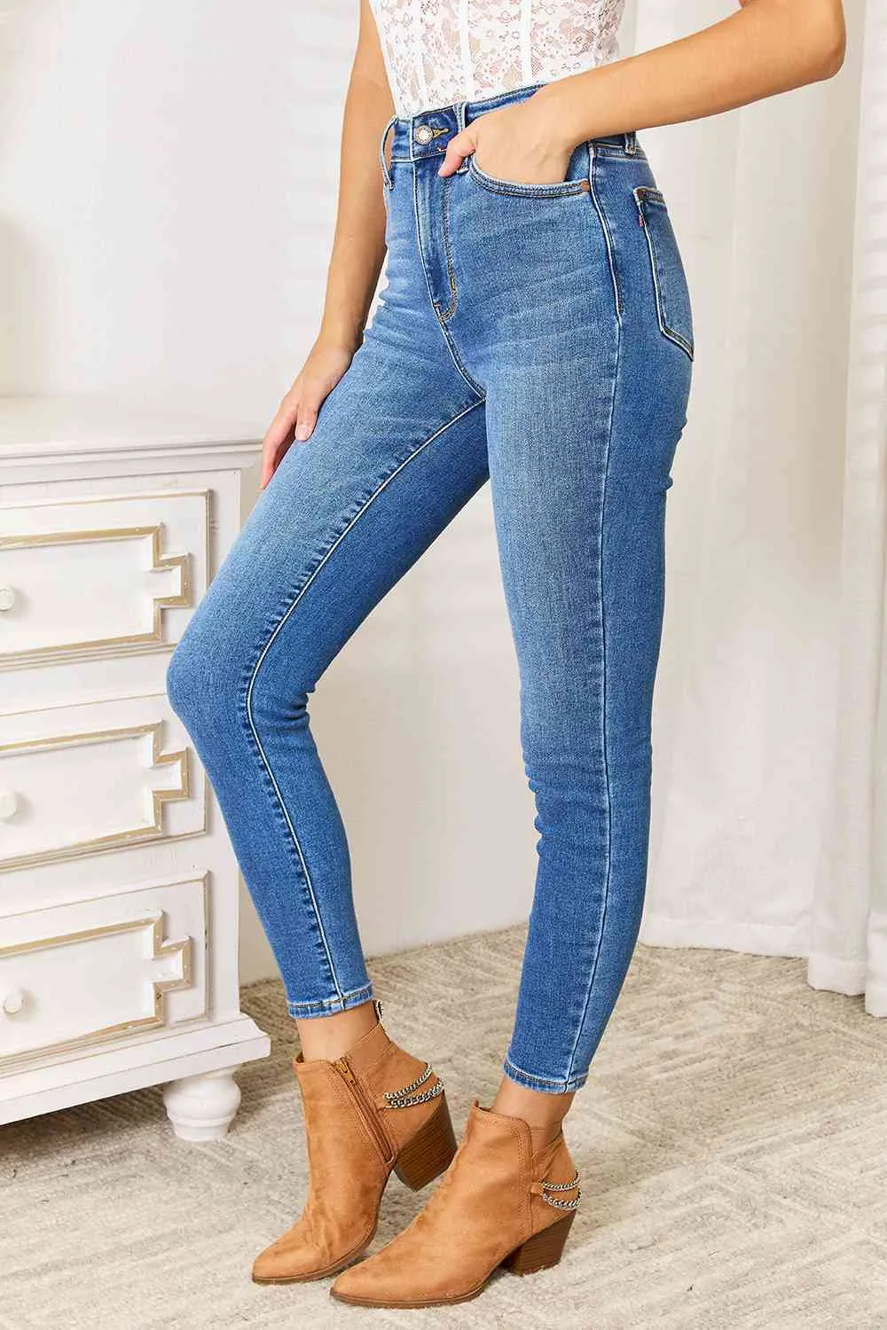 *APP EXCLUSIVE* Judy Blue Non-Distressed Skinny Jeans