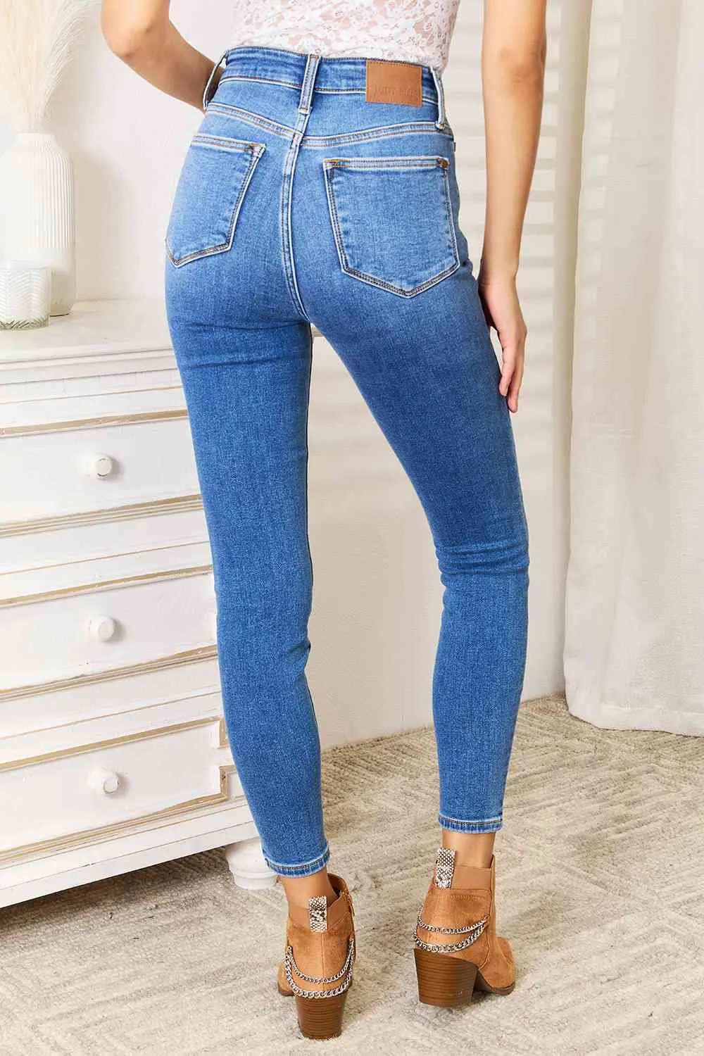 *APP EXCLUSIVE* Judy Blue Non-Distressed Skinny Jeans