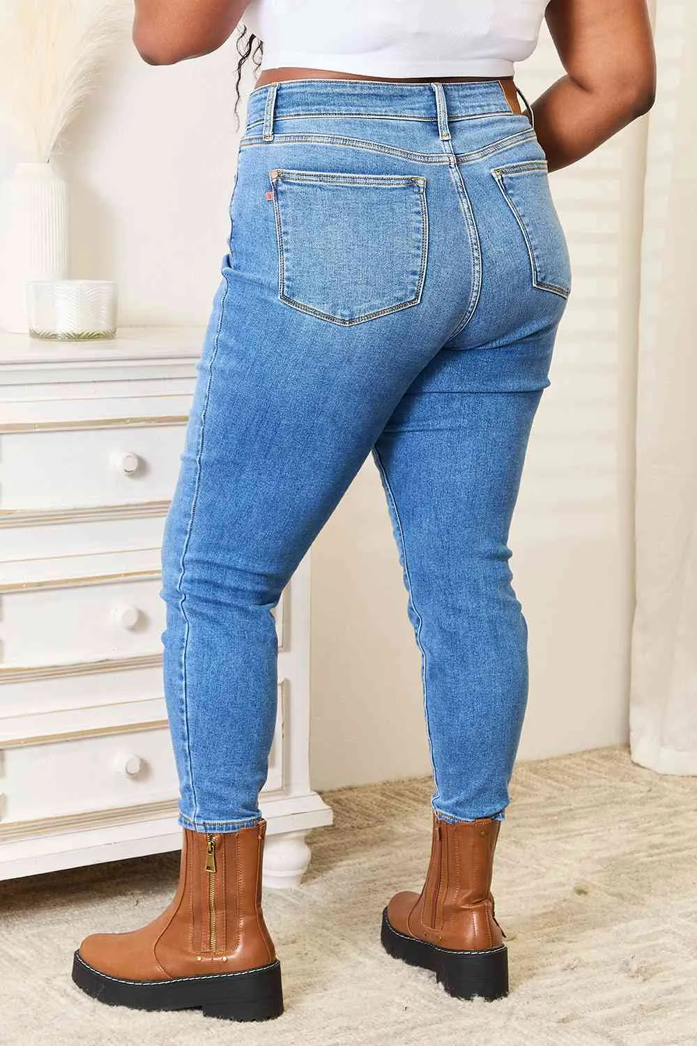 *APP EXCLUSIVE* Judy Blue Non-Distressed Skinny Jeans