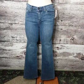 CALVIN KLEIN LIGHT BLUE BOOT CUT JEANS SIZE 8 TCC