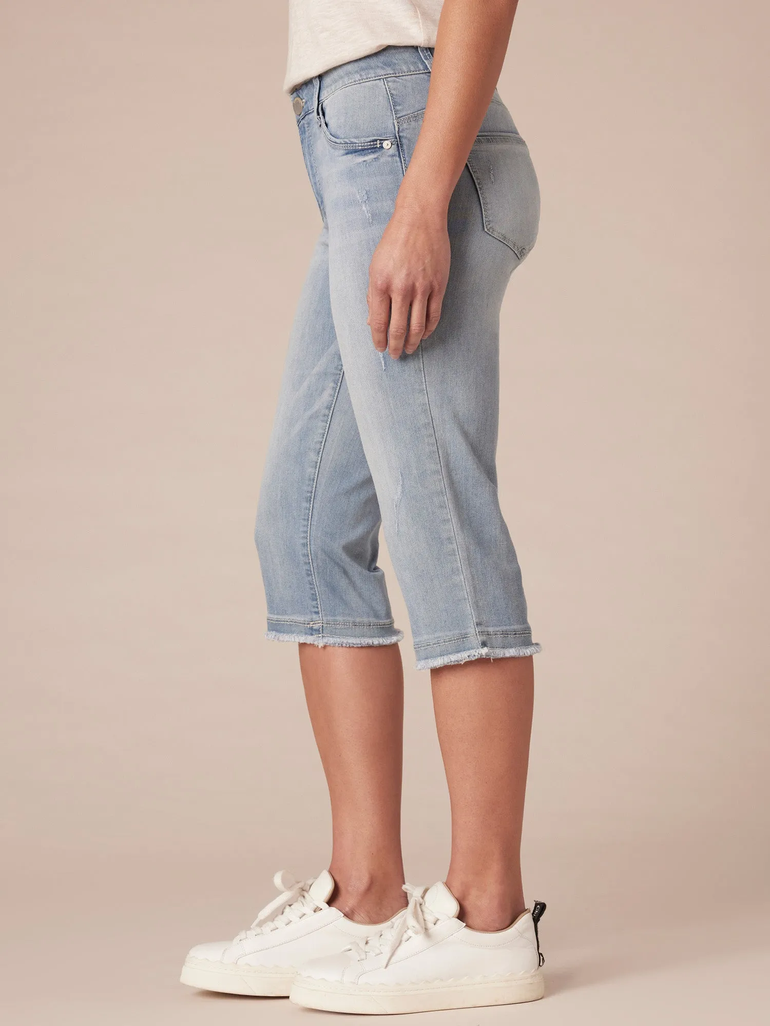 "Ab"solution® Light Blue Petite Fray Hem Skimmer Capri Jeans