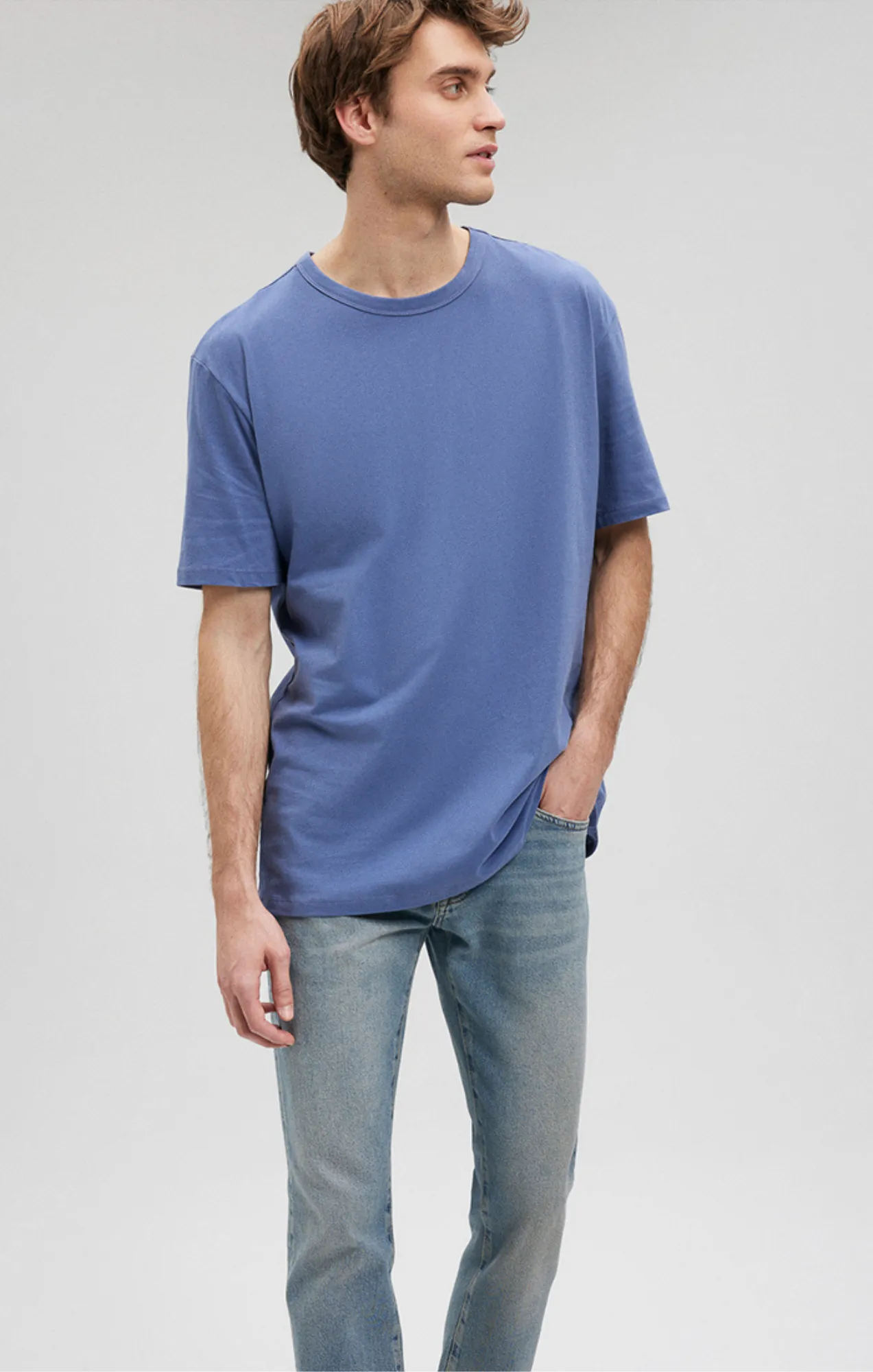 SIMPLE CREW NECK T-SHIRT IN BLUE INDIGO